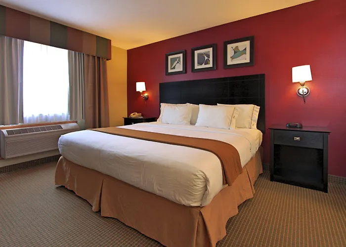 Holiday Inn Express Hotel & Suites Defiance By Ihg